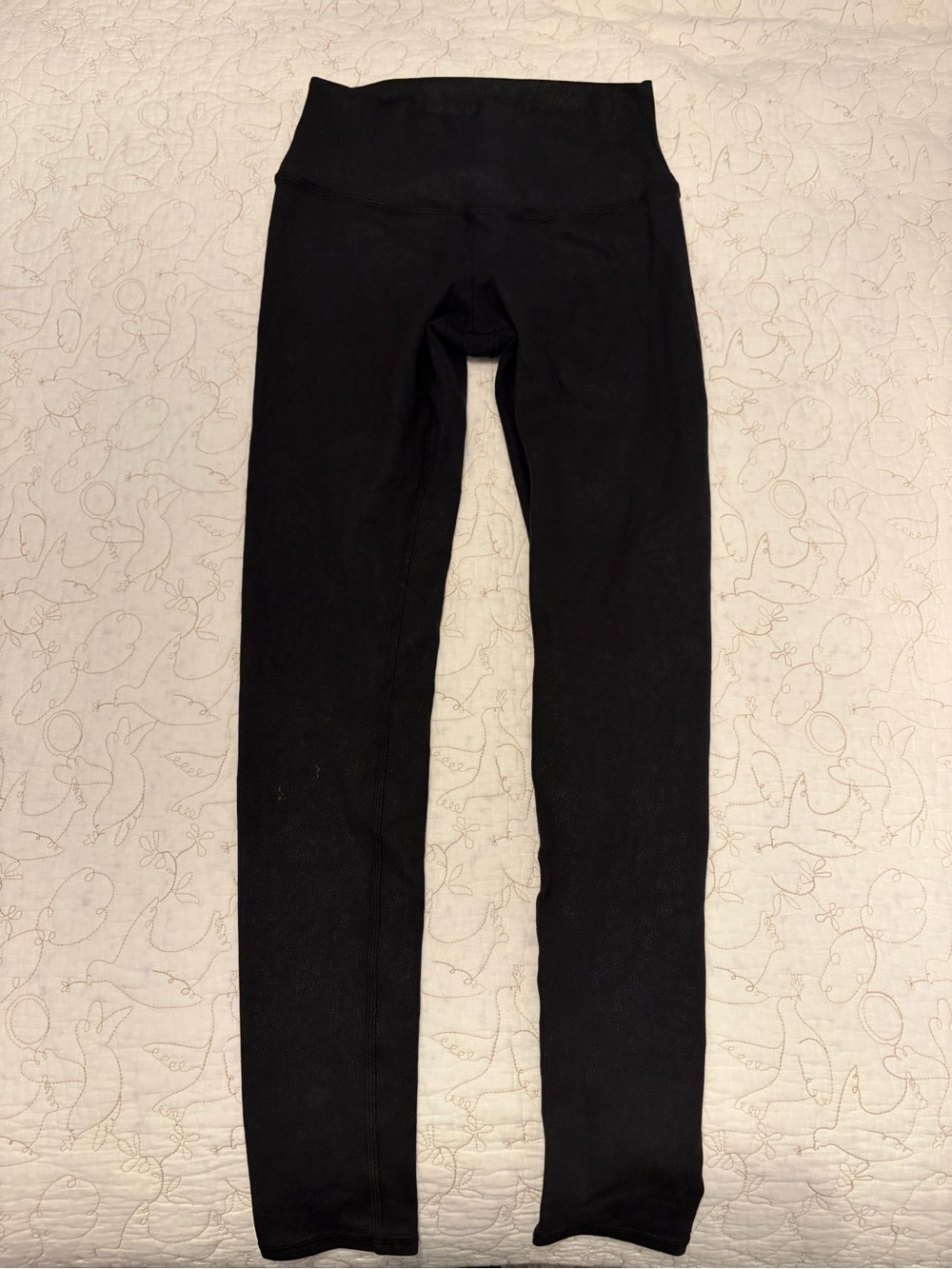 ALO Yoga Black texture High-Waist leggings